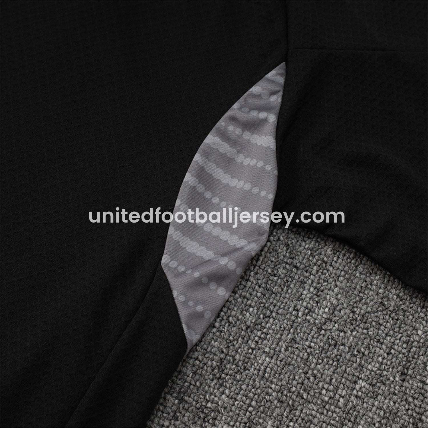 unitedfutballjersey-Real Madrid 25-26 Short-Sleeve Training Set - Black Top and Black Shorts