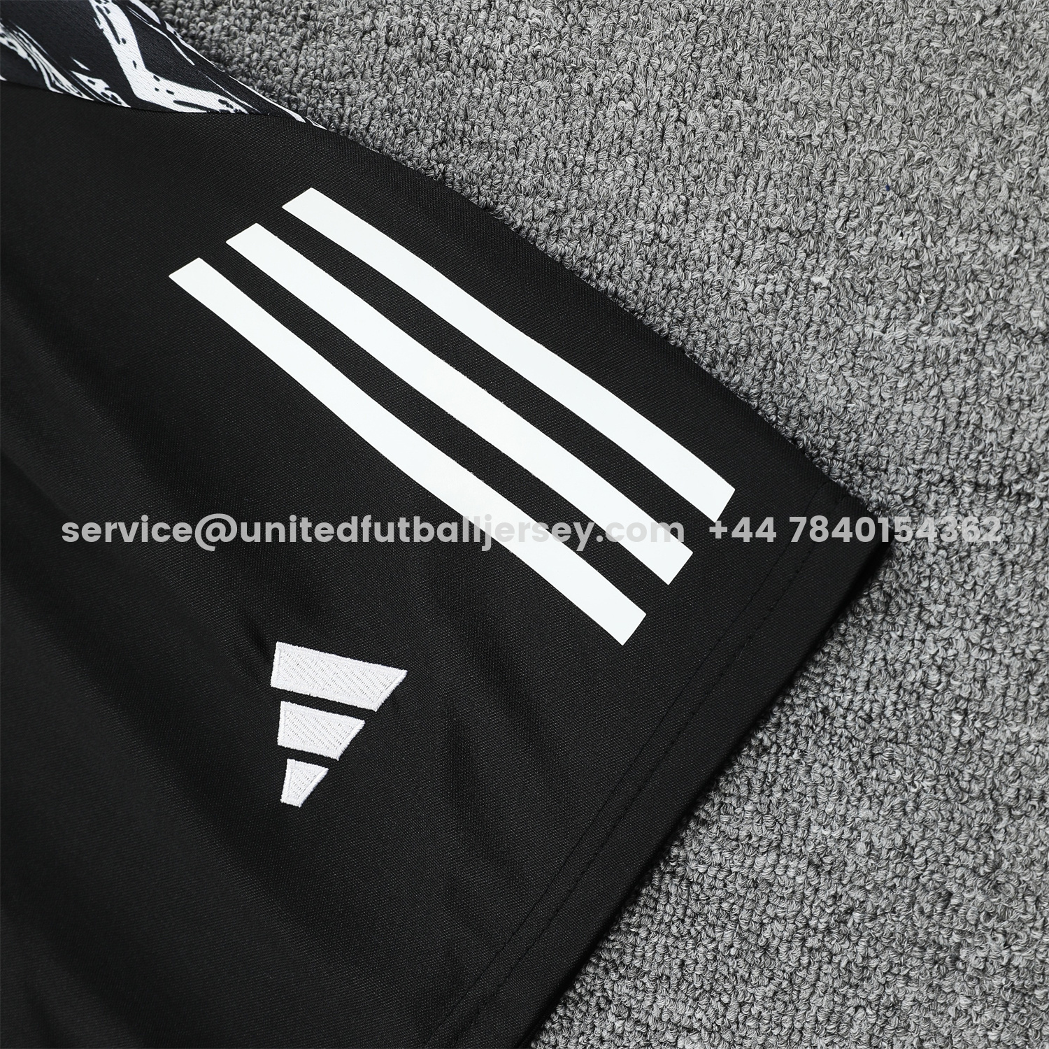 unitedfutballjersey-Arsenal 25-26 Short-Sleeve Training Set - Colorful Festival Top and Black Shorts