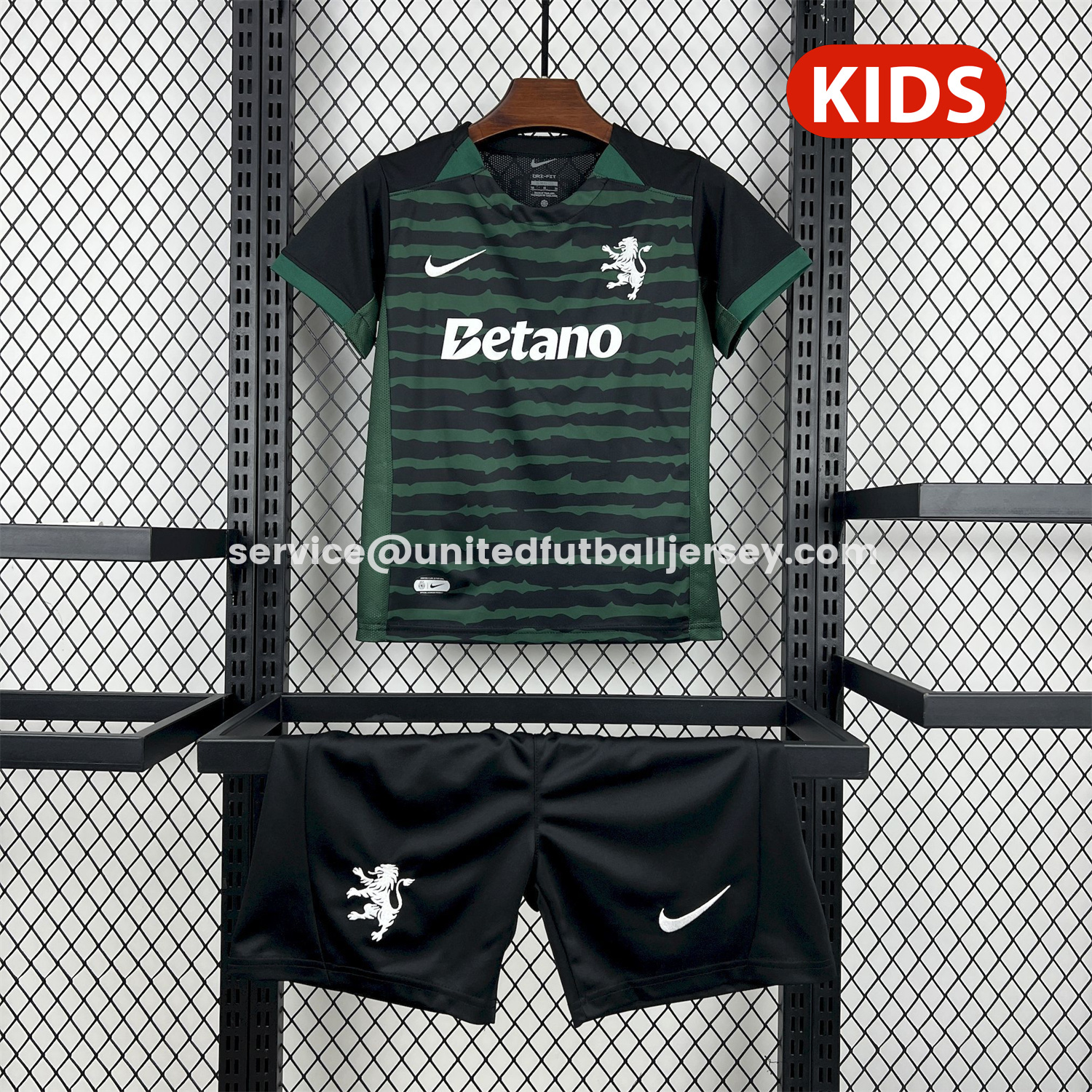 unitedfutballjersey-Sporting CP 25-26 Goalkeeper Green And Black Kids Kit