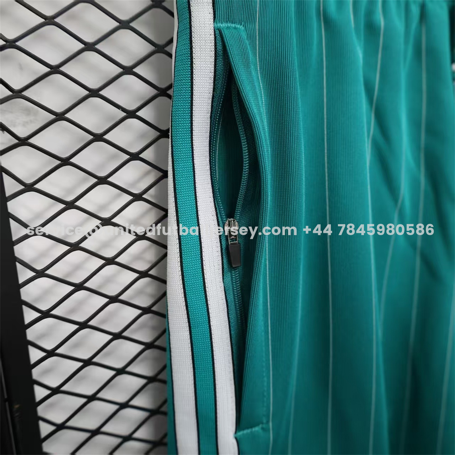 unitedfutballjersey-Liver.pool 25-26 Trefoil Cyan Travel Shorts - Player Version