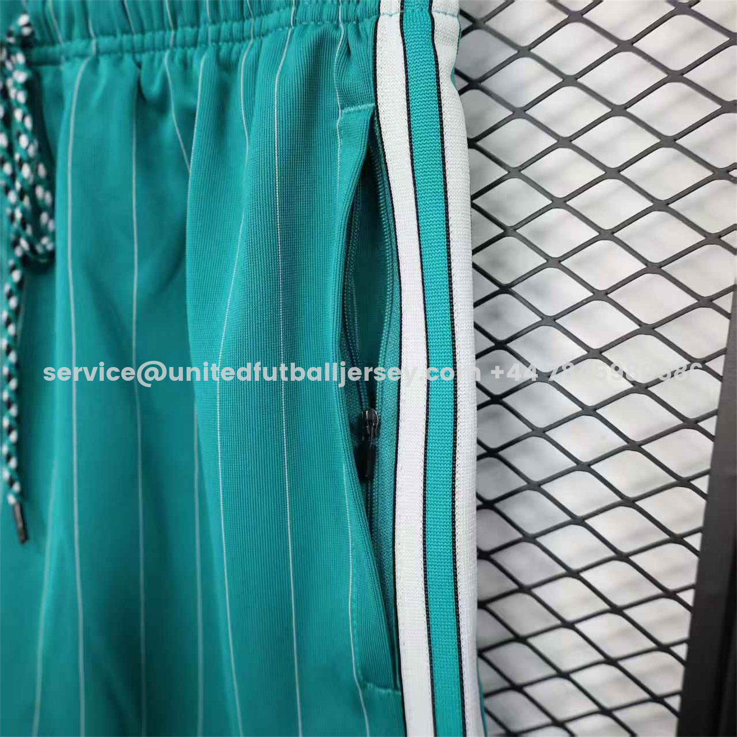 unitedfutballjersey-Liver.pool 25-26 Trefoil Cyan Travel Shorts - Player Version