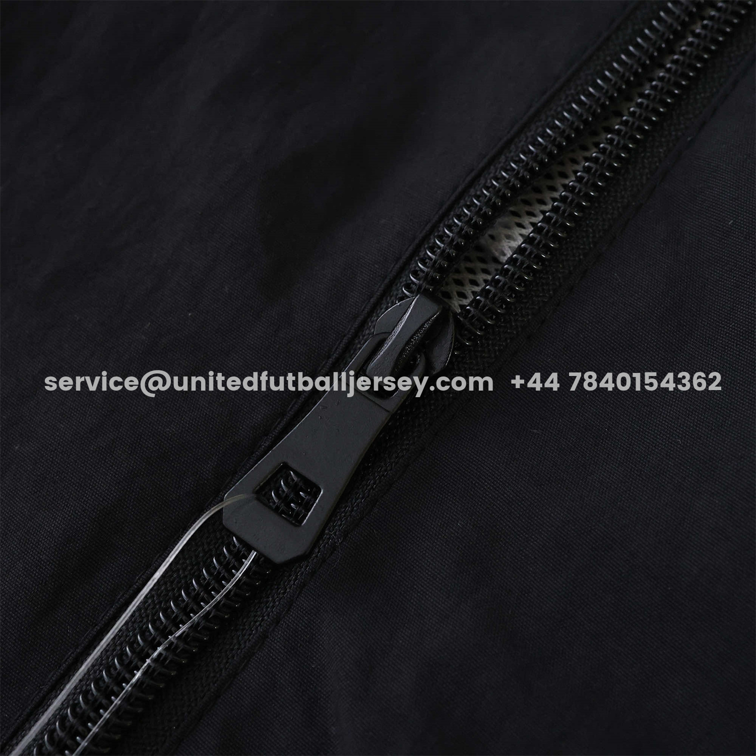 unitedfutballjersey-Liver.pool 25-26 Throwback Windbreaker Jacket - Black