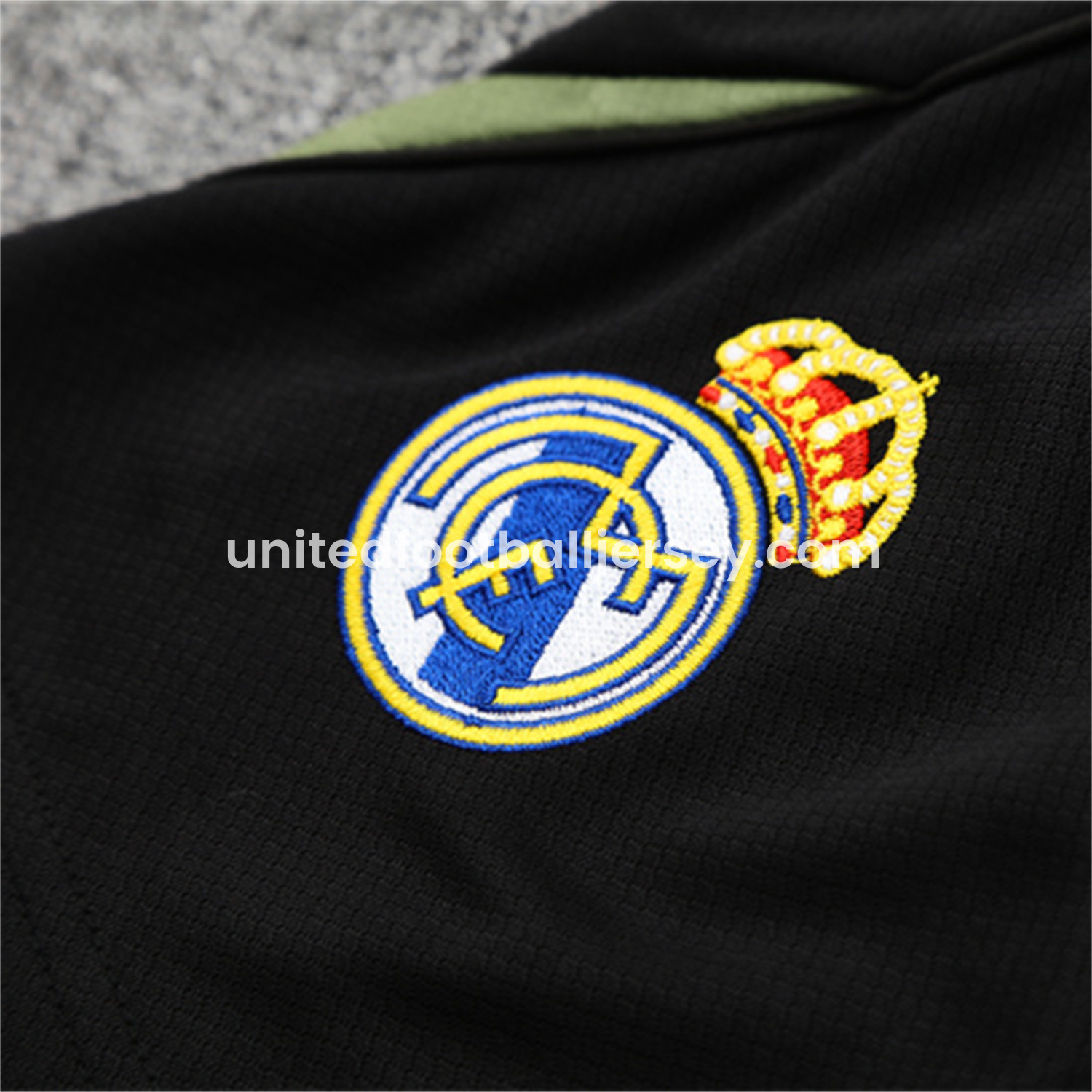 unitedfutballjersey-Real Madrid 25-26 Short-Sleeve Training Set - Green Black Top & Black Shorts