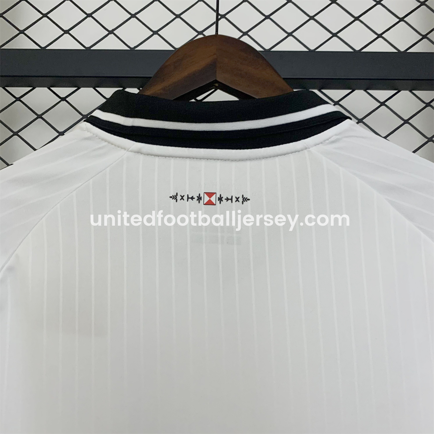 unitedfutballjersey-Celta Vigo 24-25 Oliveira Dos Cen Anos White Goalkeeper Jersey - Fans Version