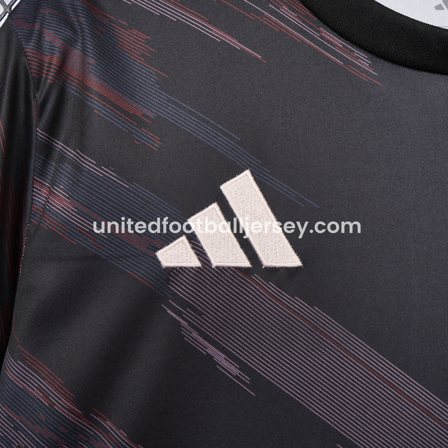 unitedfutballjersey-Bayern Munich 25-26 Black & Red Stripe Training Jersey - Fans Version