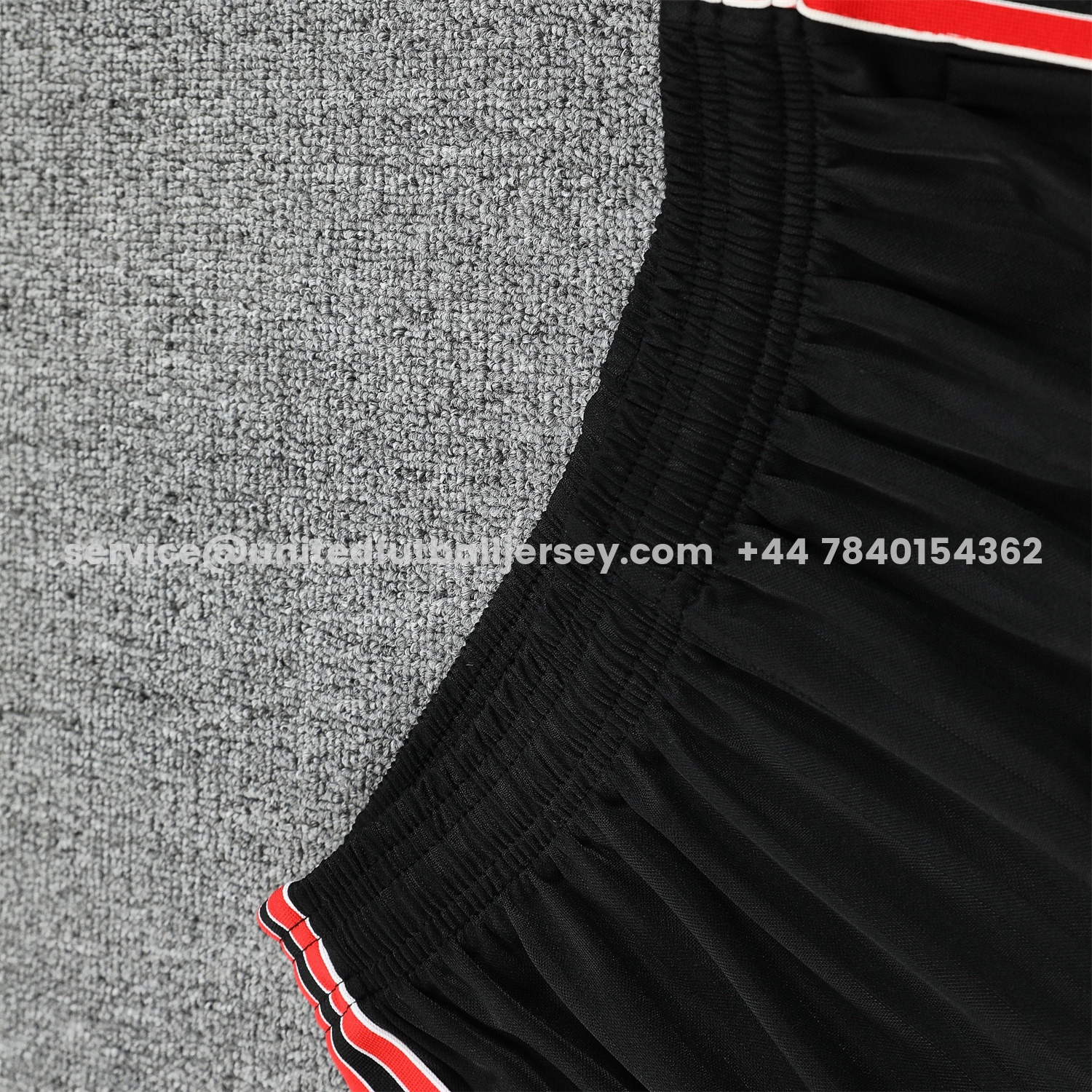 unitedfutballjersey-Manchester United 25-26 Short-Sleeve Training Set - Red Lines Black Top & Black Shorts