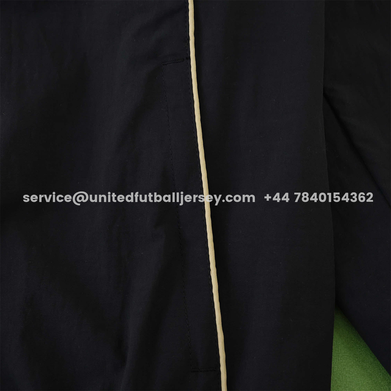 unitedfutballjersey-Liver.pool 25-26 Throwback Windbreaker Jacket - Black