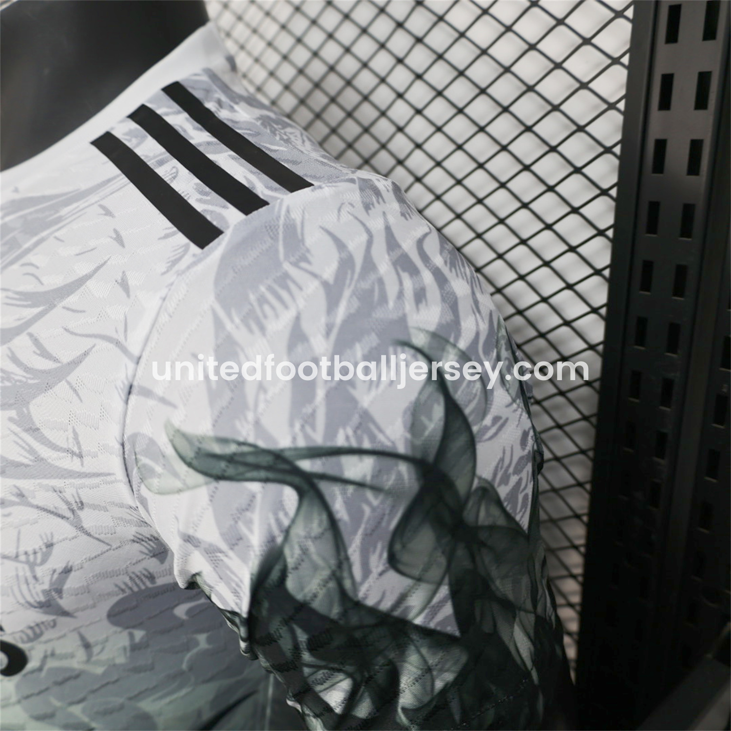 unitedfutballjersey-Real Madrid 25-26 Black Green Dragon Soars White Jersey - Player Version