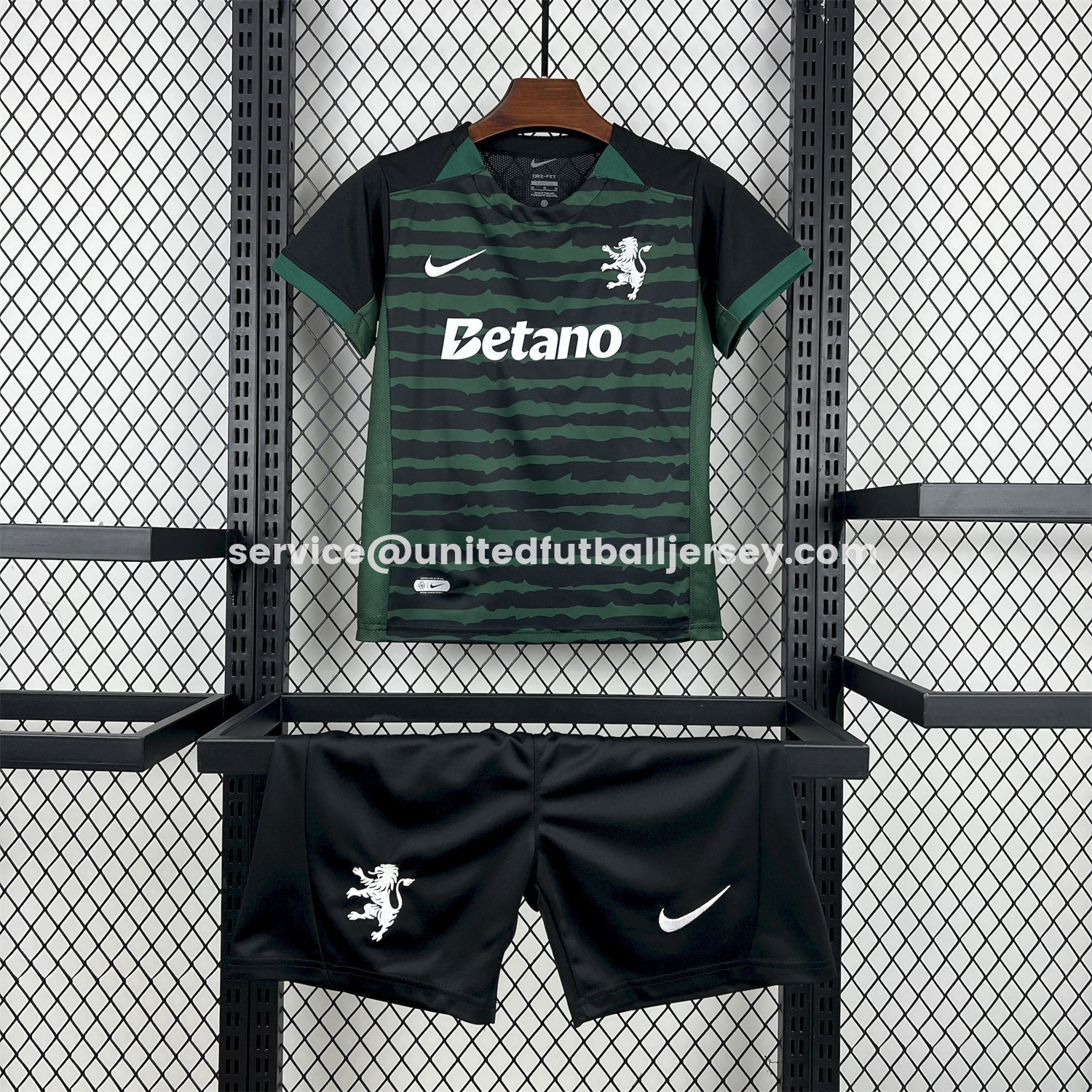 unitedfutballjersey-Sporting CP 25-26 Goalkeeper Green And Black Kids Kit