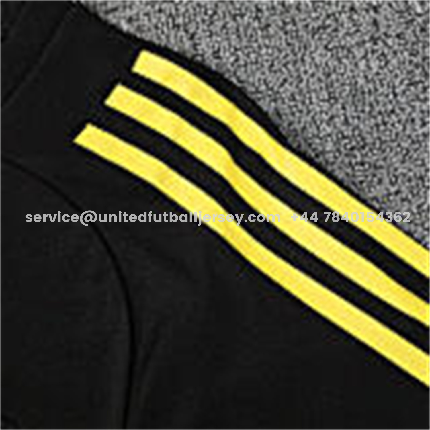 unitedfutballjersey-Manchester United 25-26 Short-Sleeve Training Set - Yellow Lines Black Top & Black Shorts