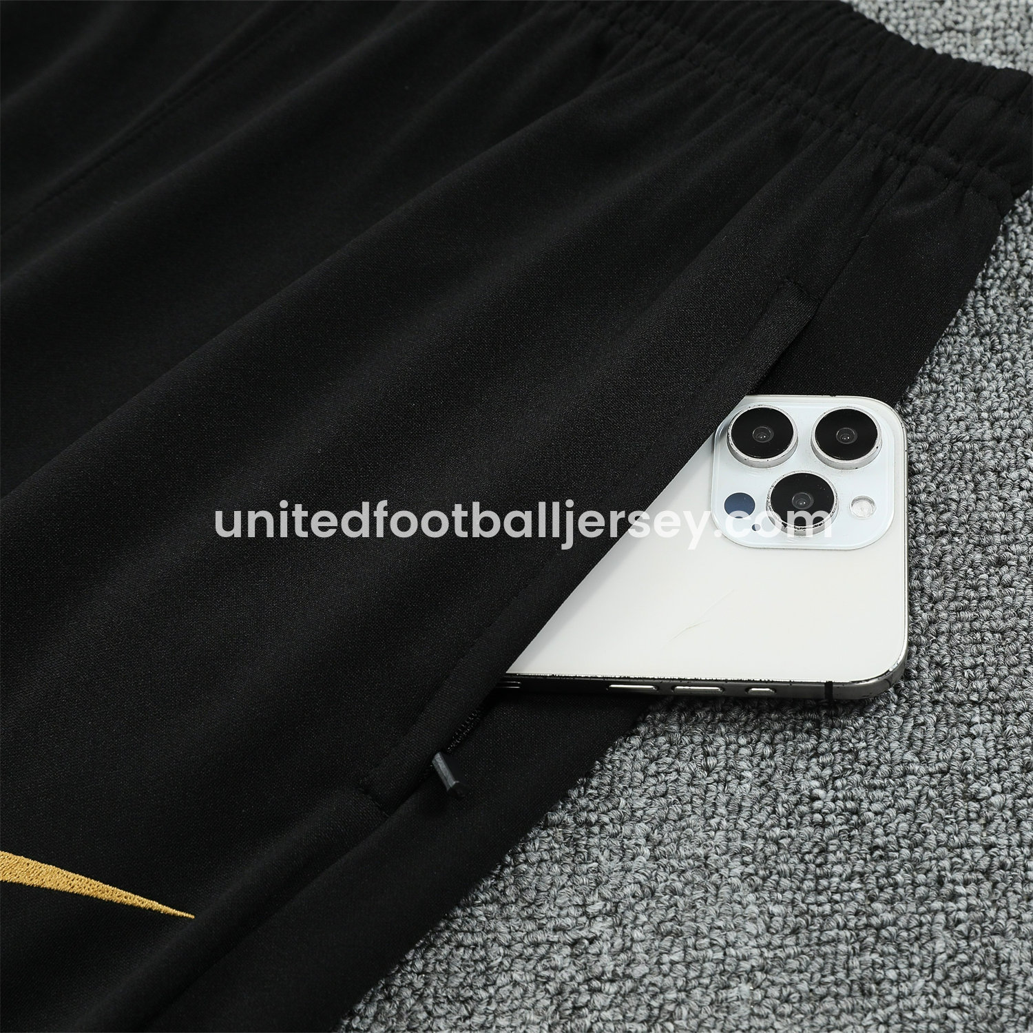 unitedfutballjersey-Barcelona 25-26 POLO Short-Sleeve Training Set - Light Brown Top and Black Pants