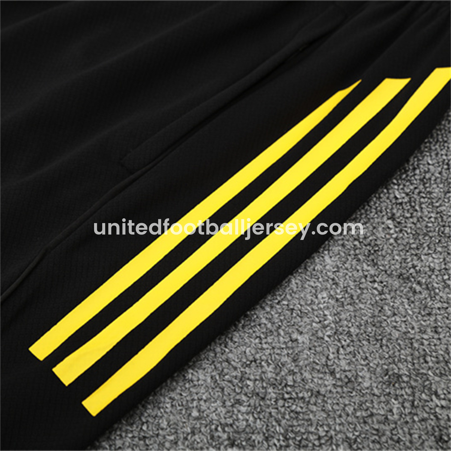 unitedfutballjersey-Manchester United 25-26 Short-Sleeve Training Set - Black Top & Black shorts