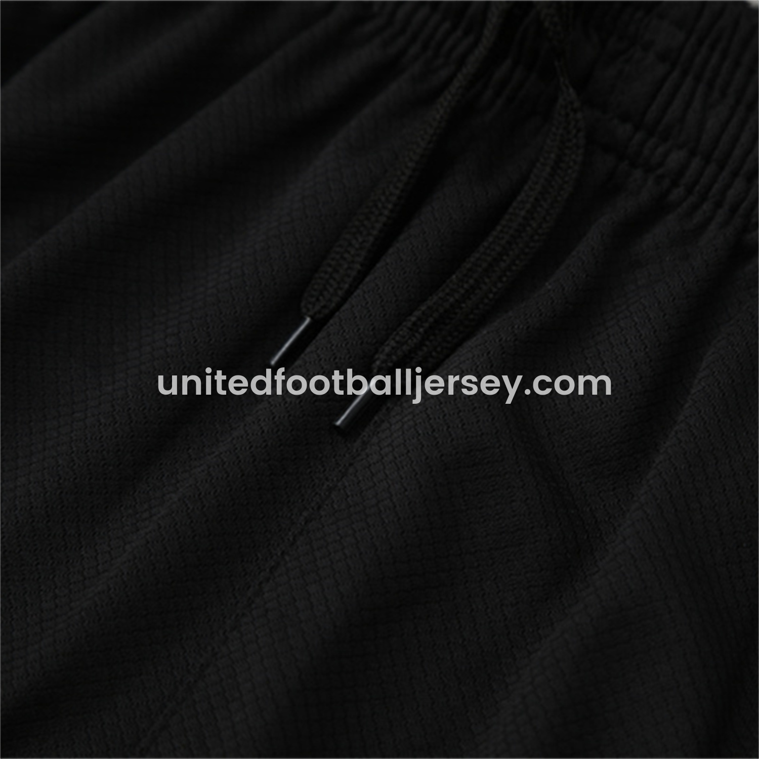 unitedfutballjersey-Real Madrid 25-26 Short-Sleeve Training Set - Pink Black Top & Black Shorts