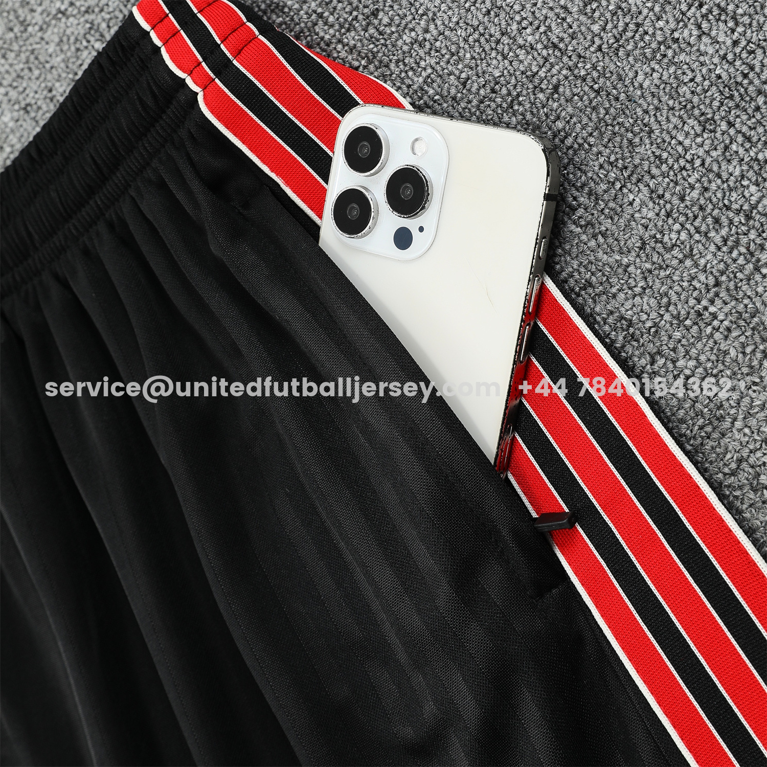 unitedfutballjersey-Manchester United 25-26 Short-Sleeve Training Set - Red Lines Black Top & Black Shorts