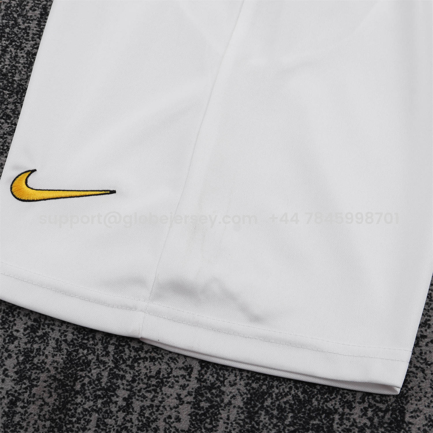 GlobeJersey-Retro Juventus 2004-05 Home Kids Kit