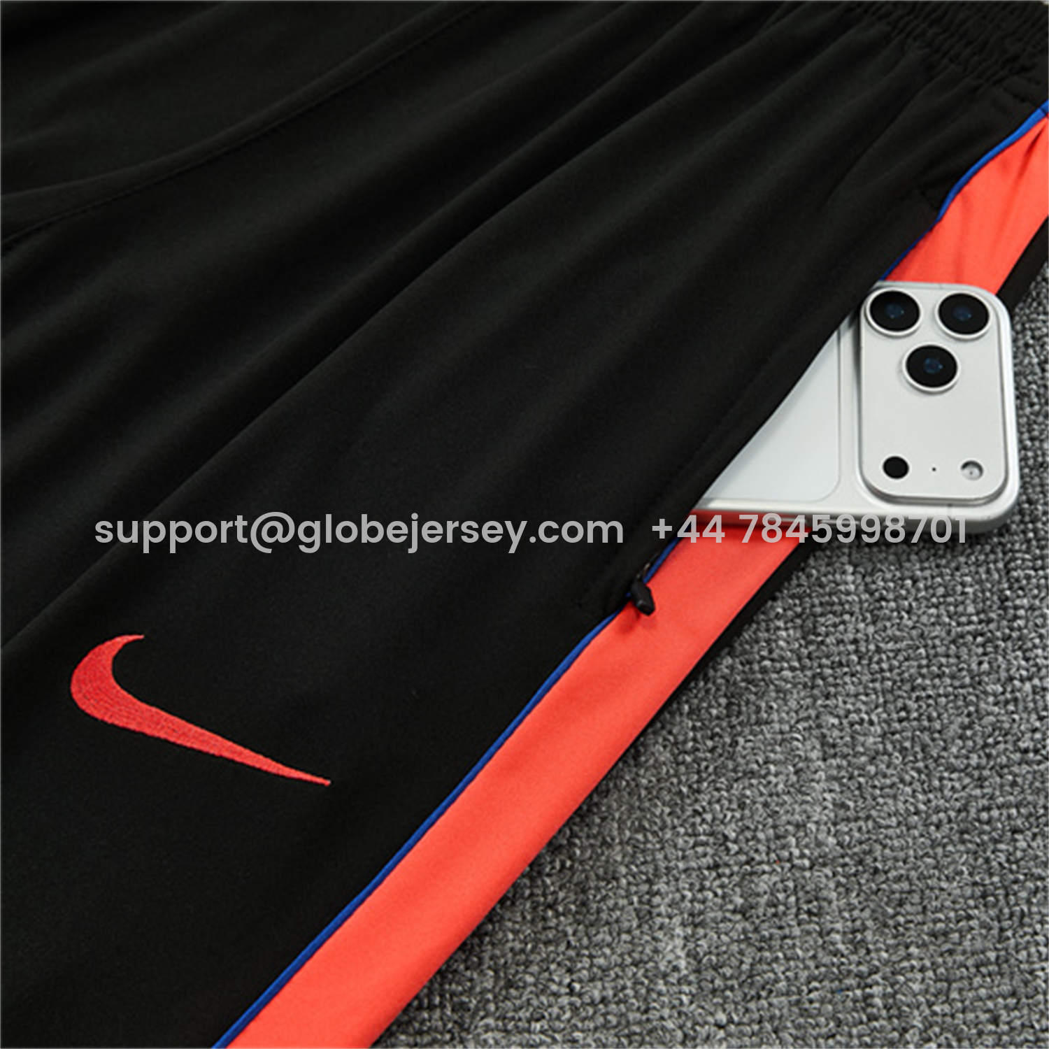GlobeJersey-Paris Saint-Germain 26-27 Kids Long Sleeves Training Set - Black With Pink Top & Pants