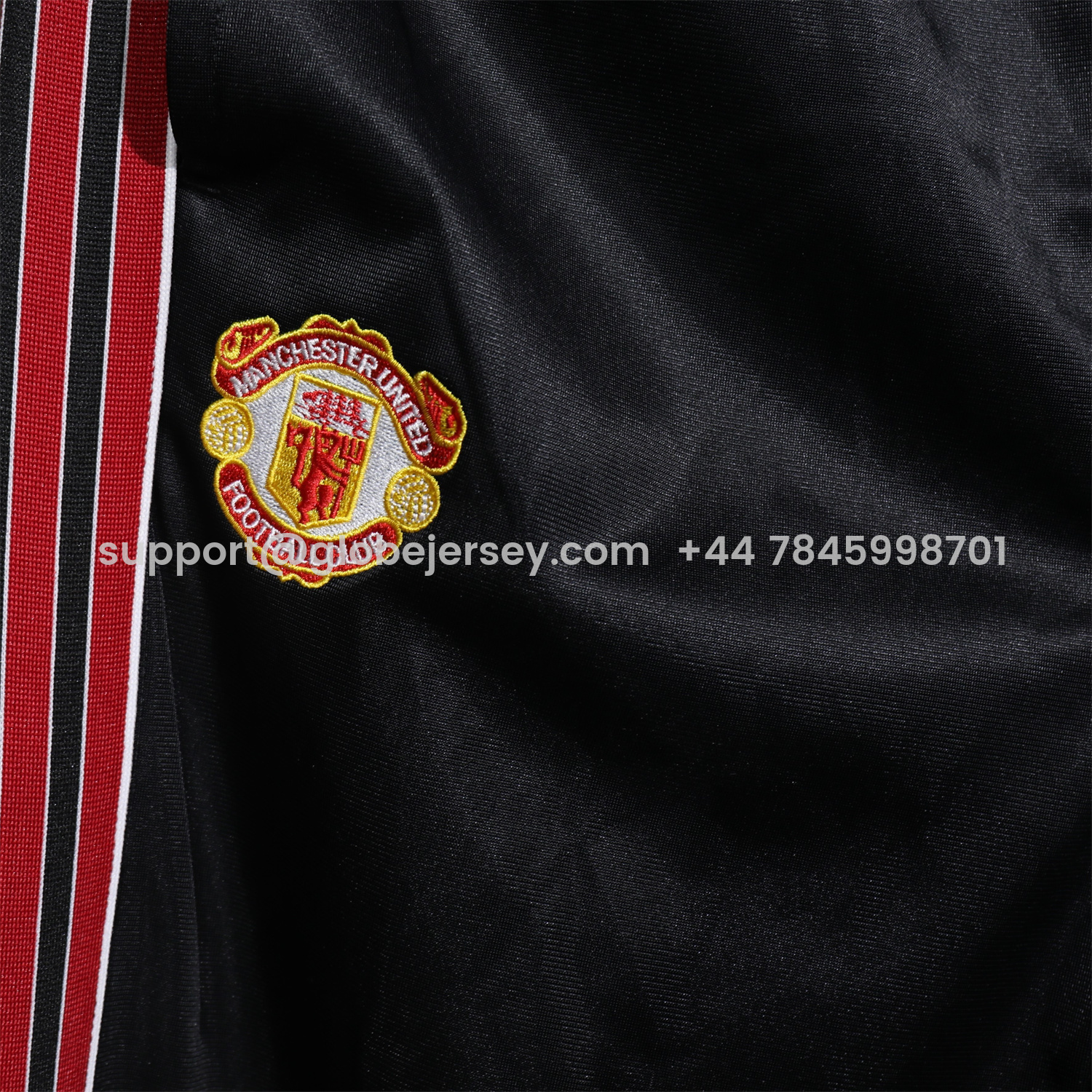 GlobeJersey-Manchester United 25-26 Training Set - Red Black Top and Black Pants