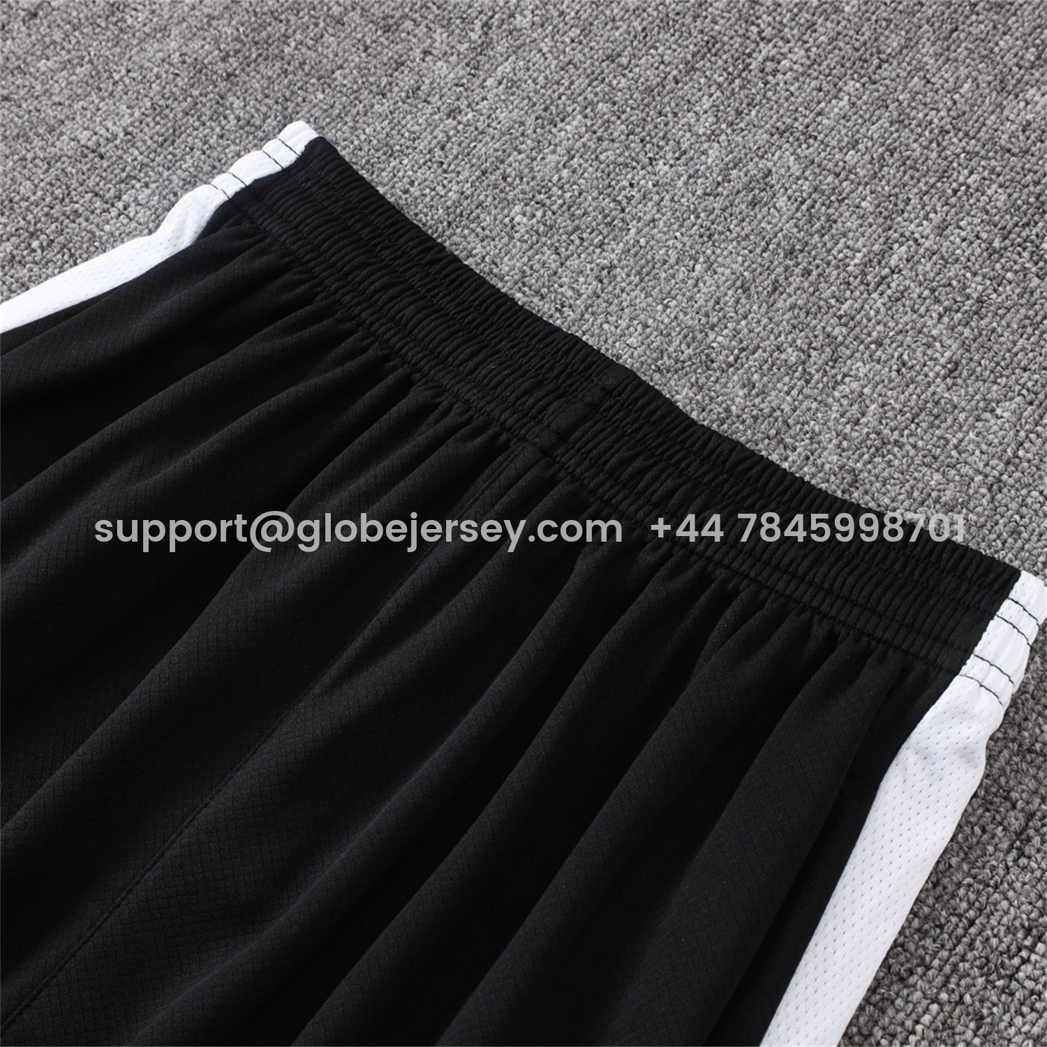 GlobeJersey-Paris Saint-Germain PSG 26-27 Short-Sleeve Training Set - White Border Black Top & Shorts