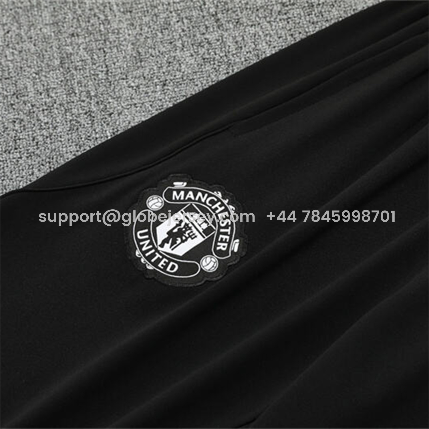 GlobeJersey-Manchester United 25-26 Long Sleeve Training Set - White Top & Black Pants