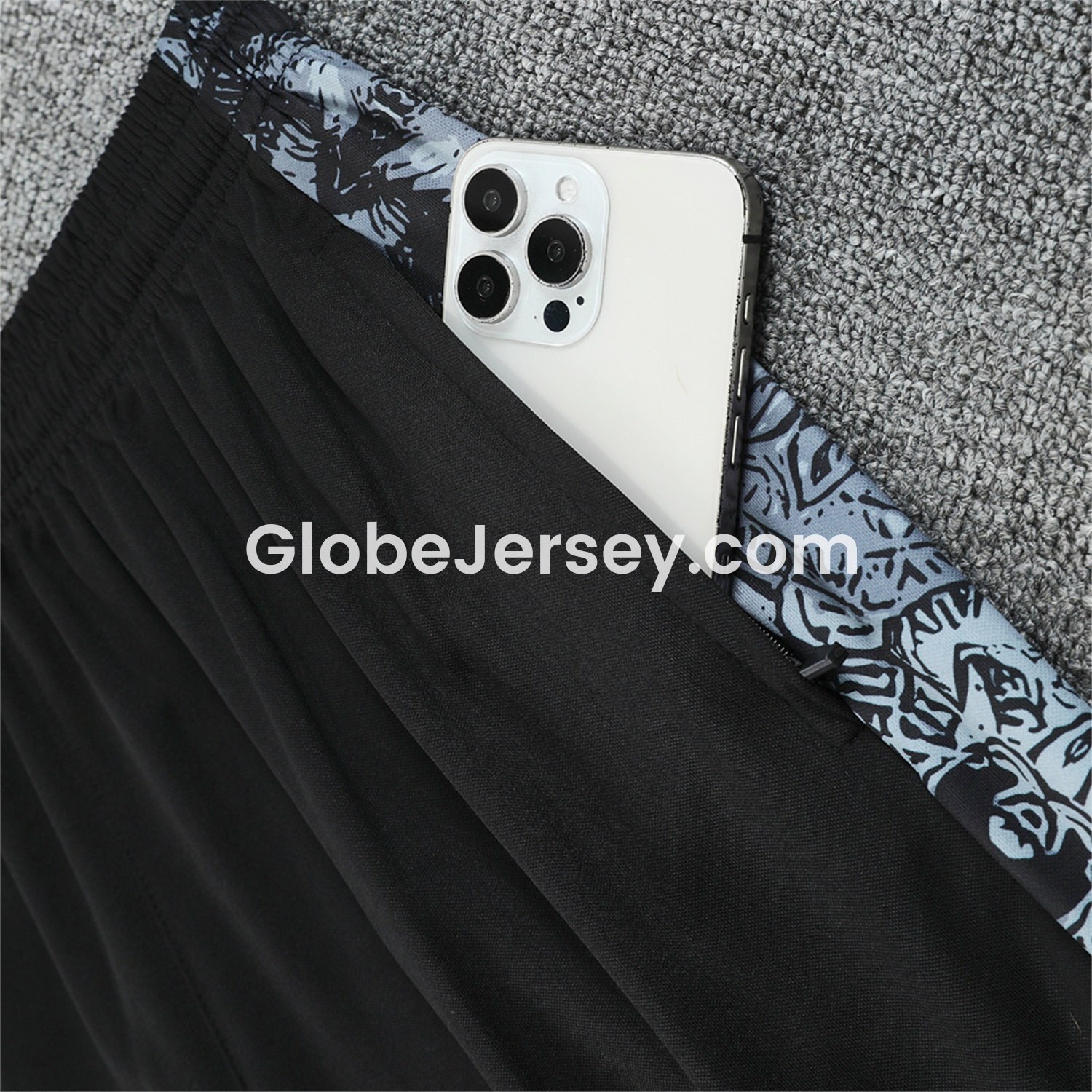 GlobeJersey-Brazil 25-26 White Jesus Statue Short-Sleeve Training Set - White Top & Black Shorts