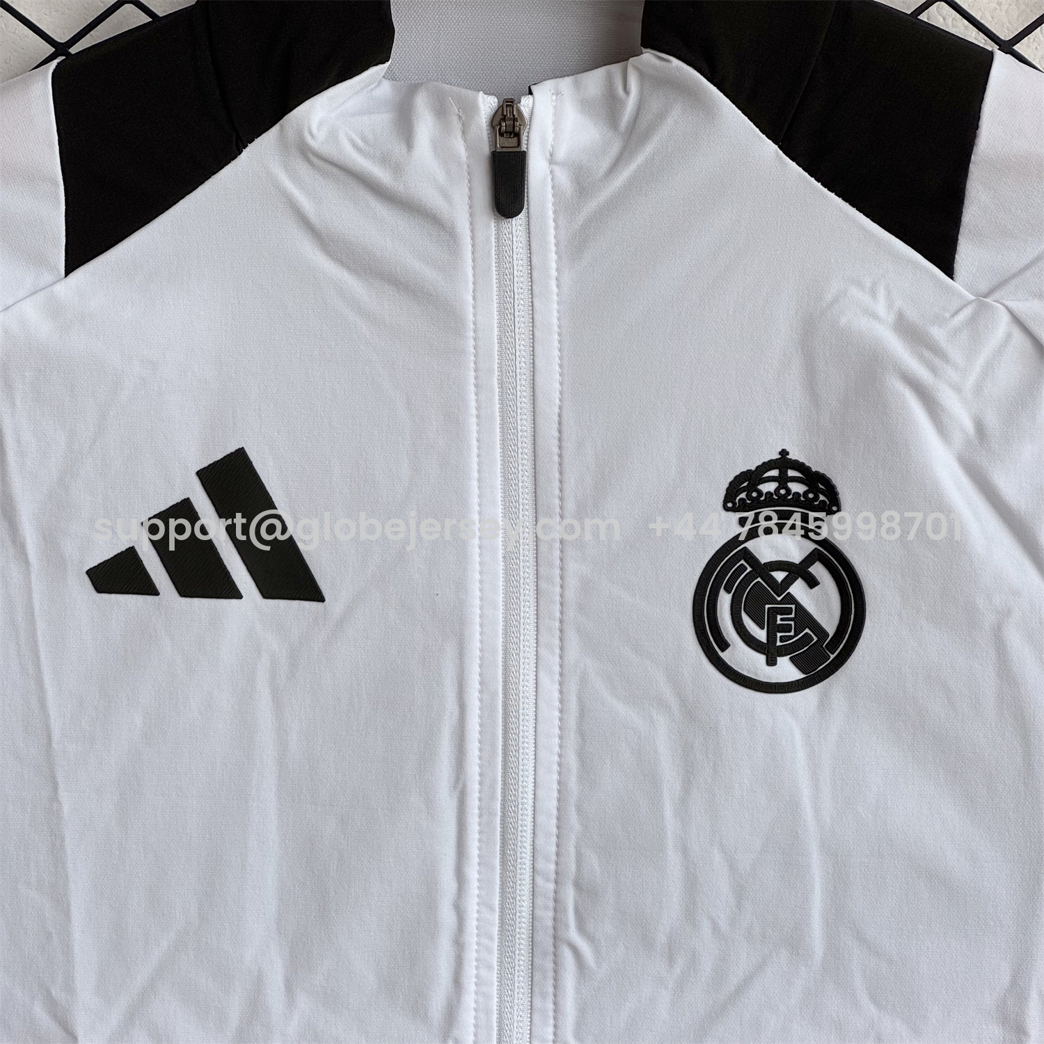 GlobeJersey-Real Madrid 25-26 Windbreaker Training Set - White With Black Top and Black Pants