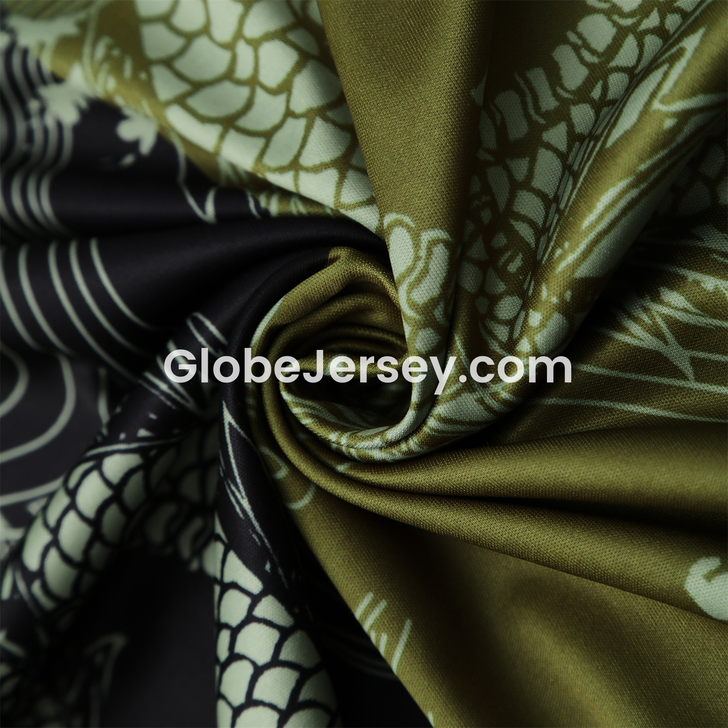 GlobeJersey-Real Madrid 25-26 Short-Sleeve Training Set - Green-Black Dragon Top & Black-White Shorts