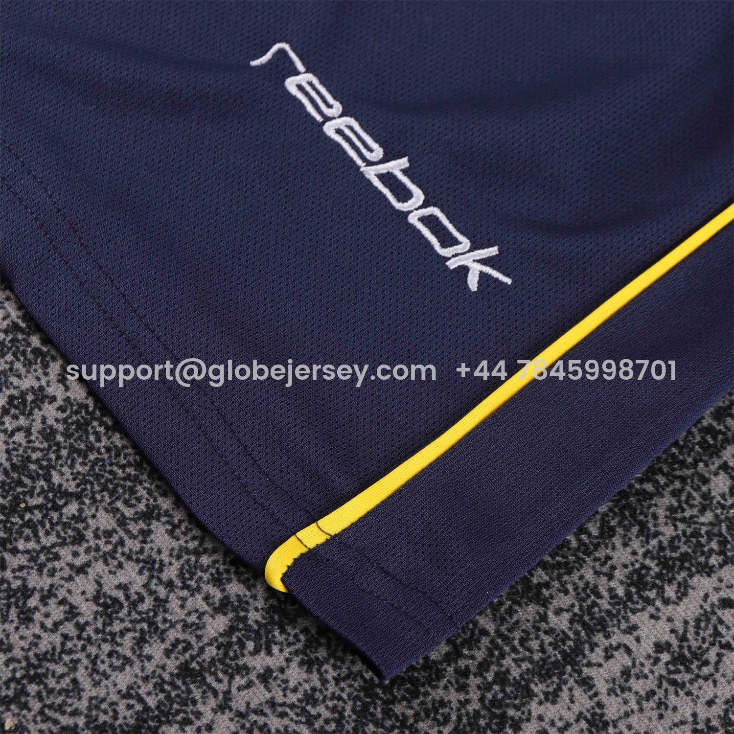 GlobeJersey-Retro Liver.pool 2001-02 Away Kids Kit