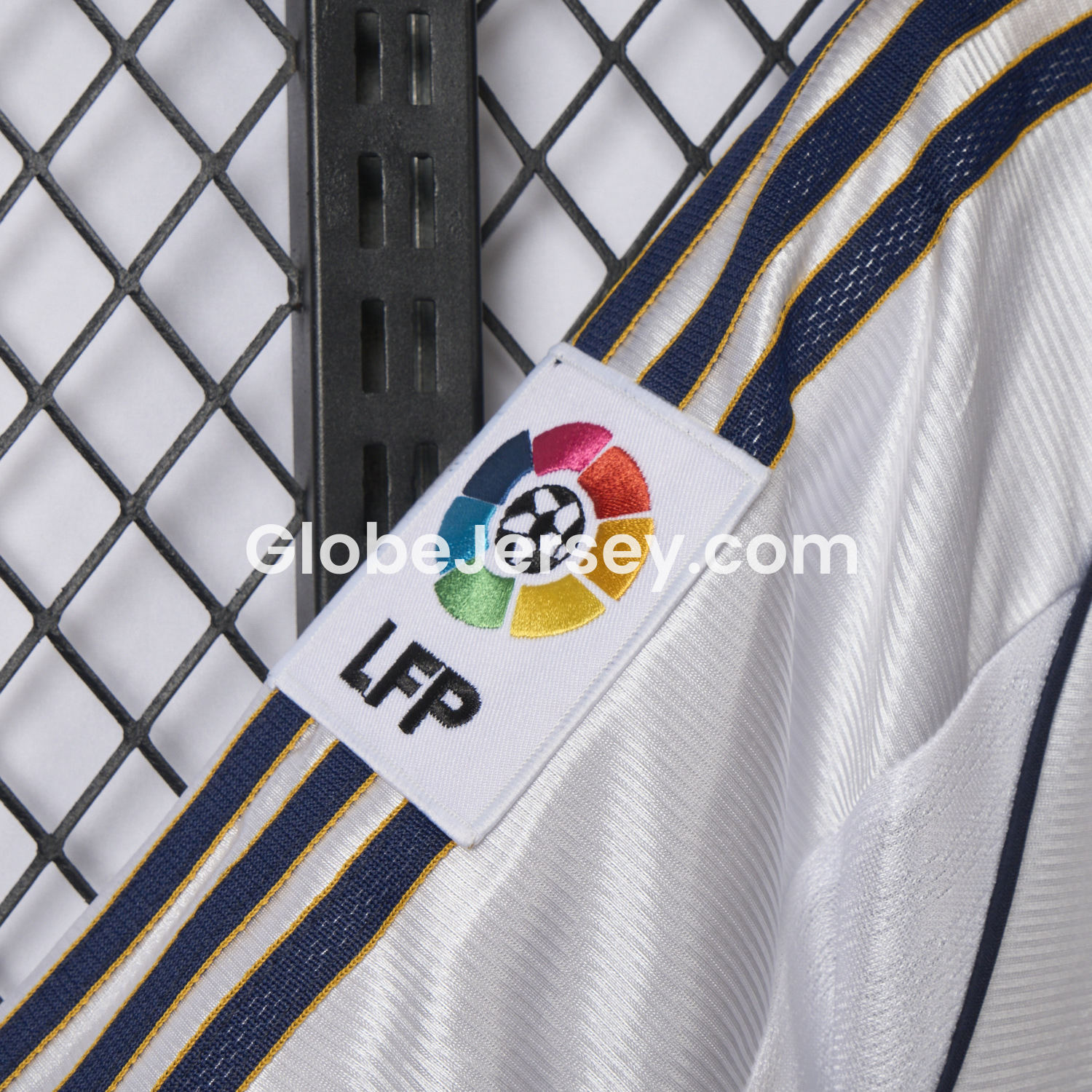 GlobeJersey-Retro Real Madrid 1998-00 Home Stadium Jersey