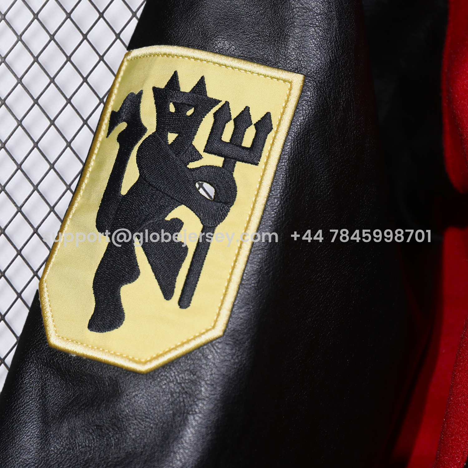 GlobeJersey-Manchester United 25-26 Warm Windbreaker Jacket - Red And Black