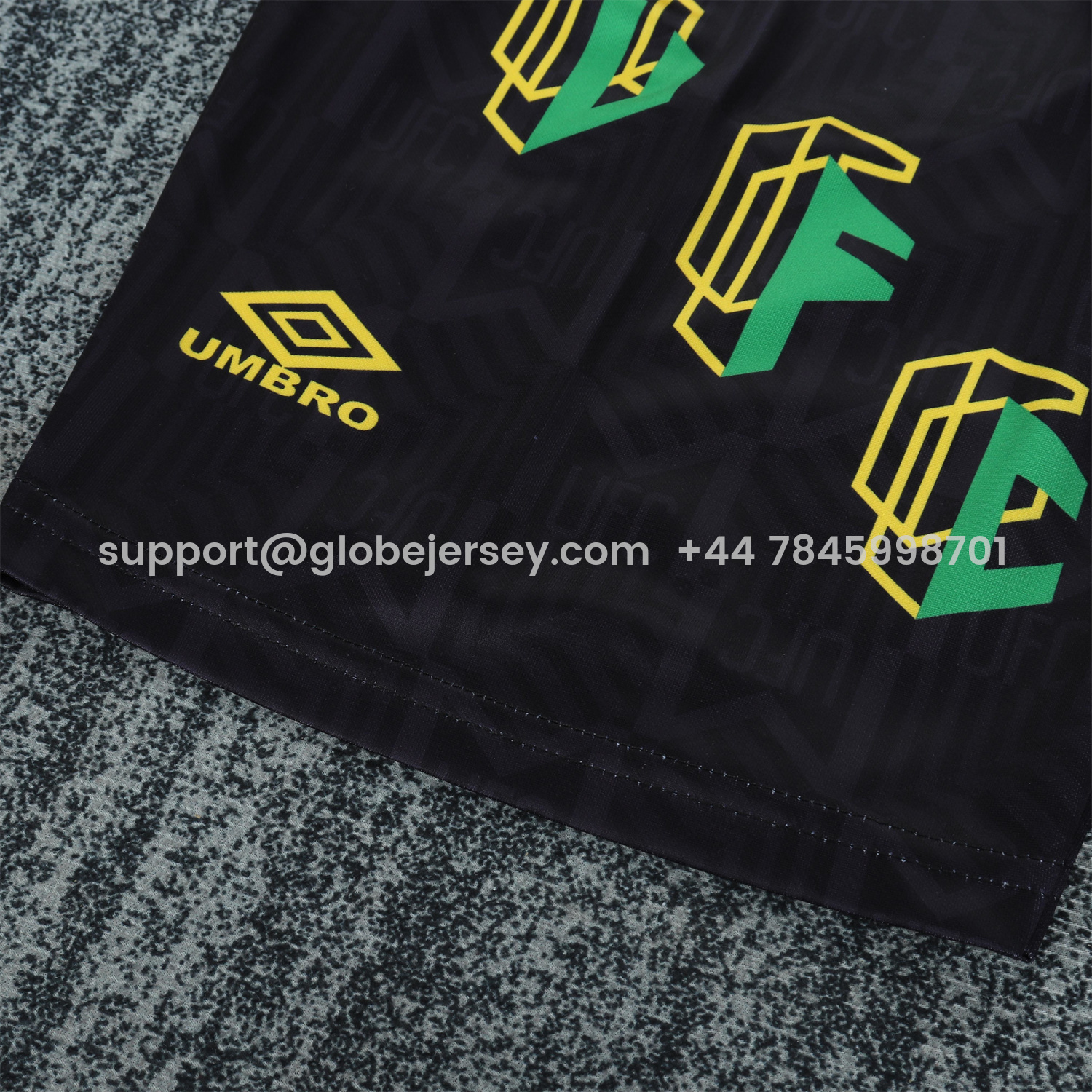 GlobeJersey-Retro Manchester United 92-94 Away Kids Kit