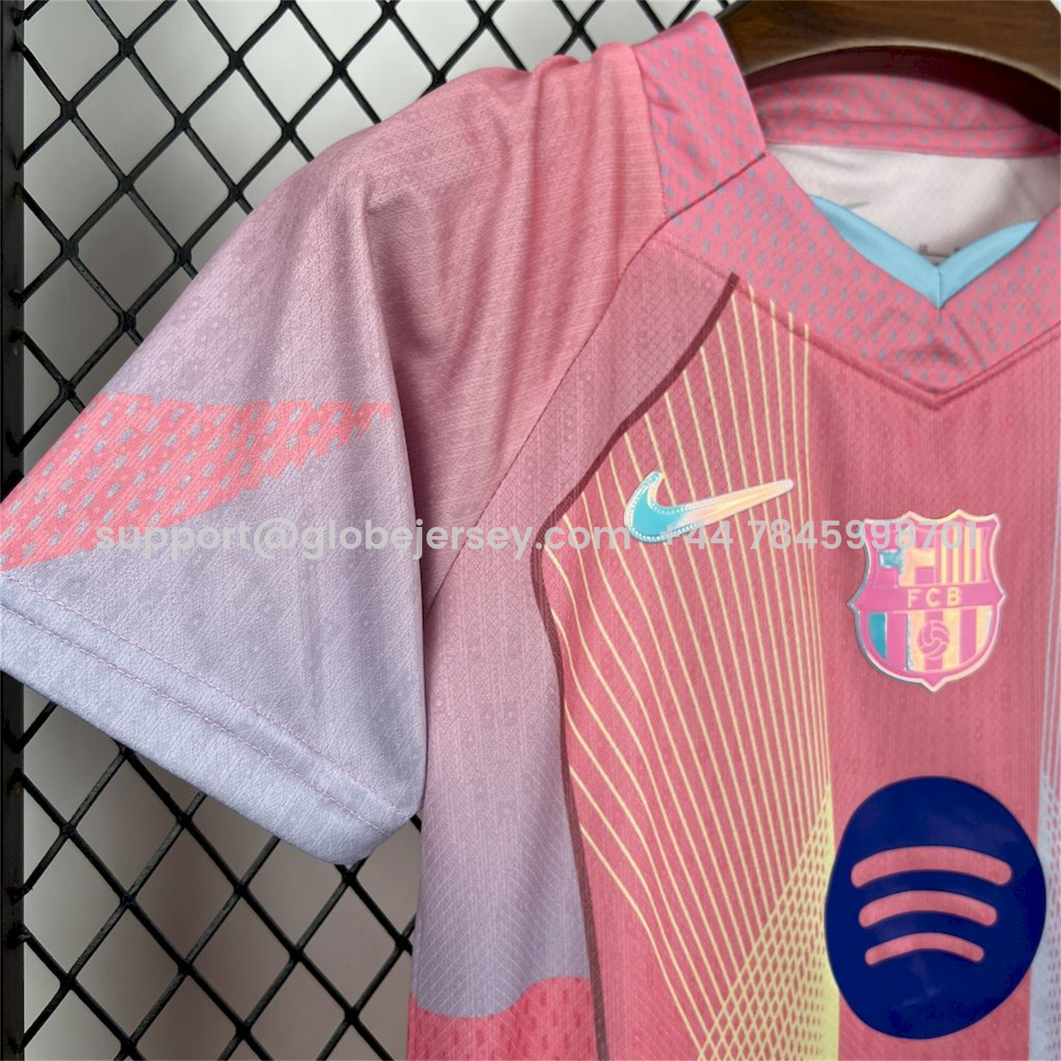 GlobeJersey-Barcelona 25-26 T90 White Lines Pink Gradient Special Kids Kit