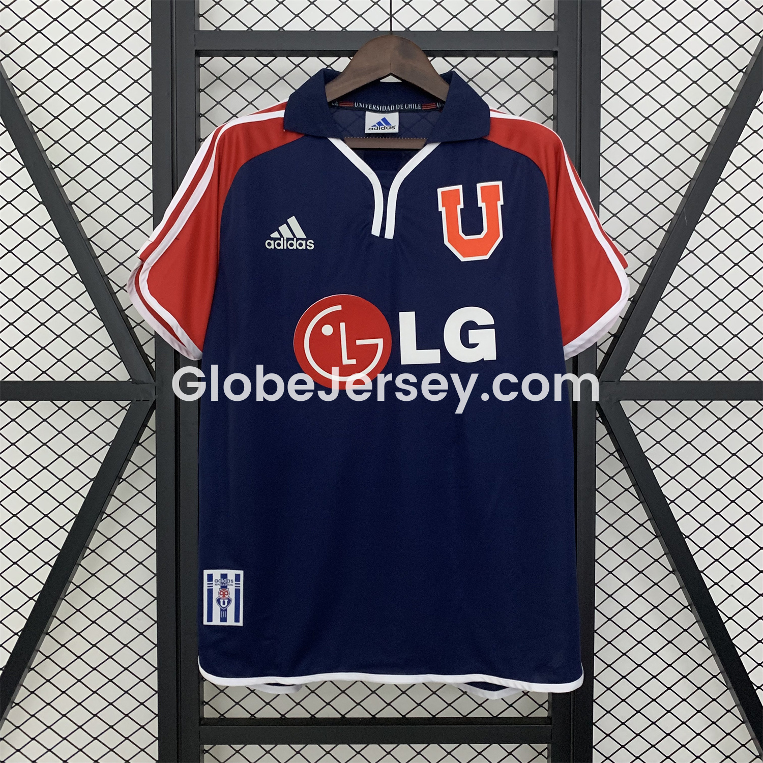 GlobeJersey-Retro Universidad De Chile 2001-02 Home Jersey