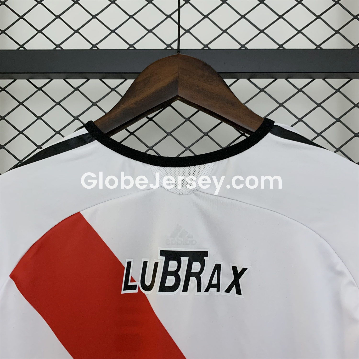 GlobeJersey-Retro River Plate 2006-07 Home Jersey