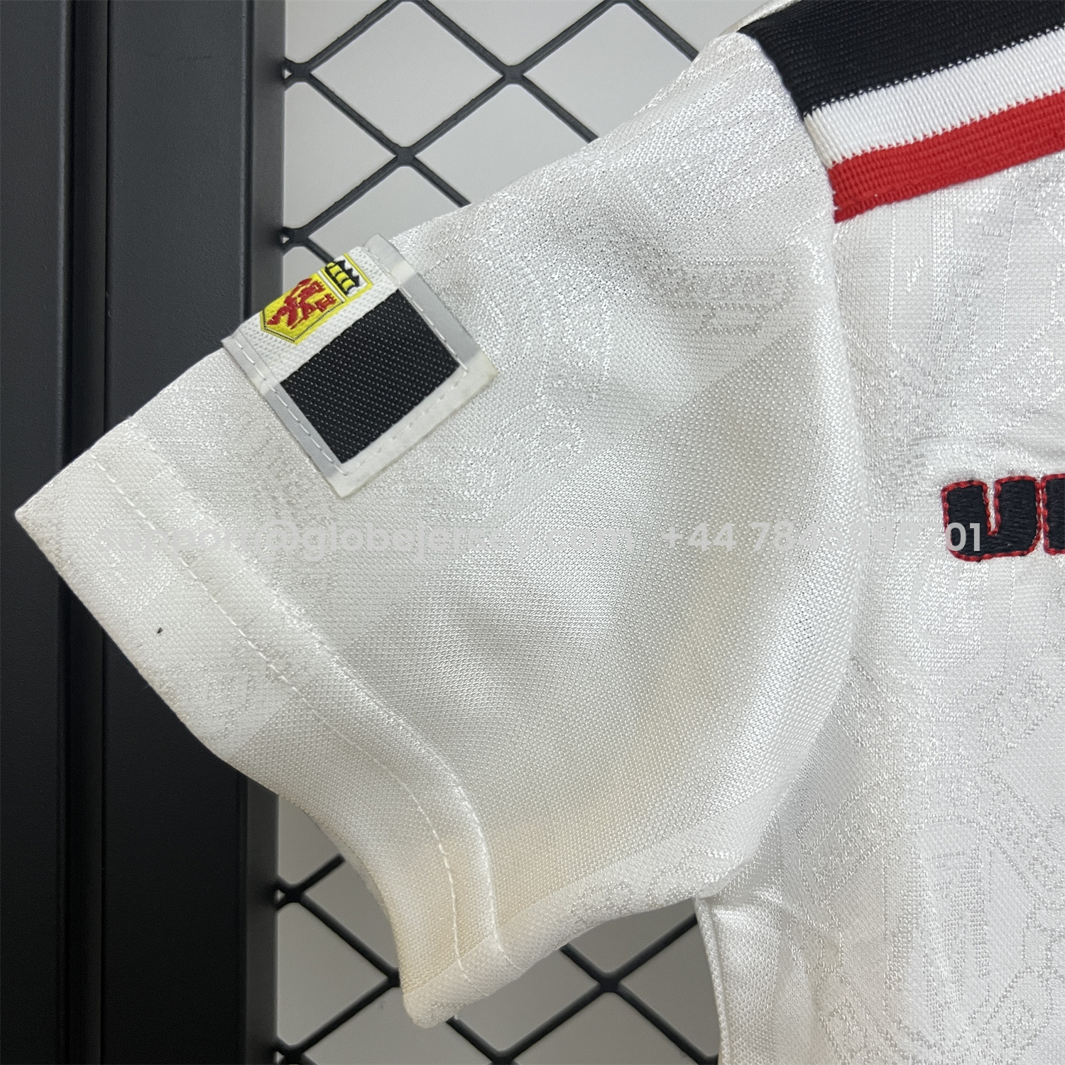 GlobeJersey-Retro Manchester United 1997-98 Away Kids Kit