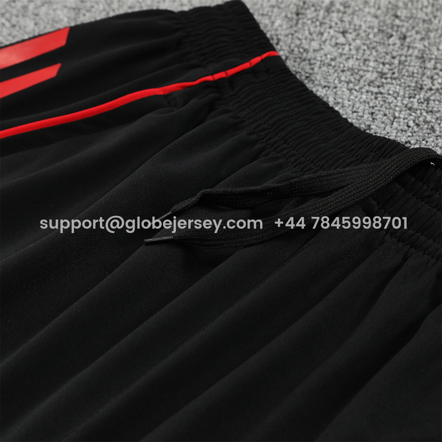 GlobeJersey-Manchester United 25-26 Short-Sleeve Training Set - Red Black Blocks White Top & Black Shorts