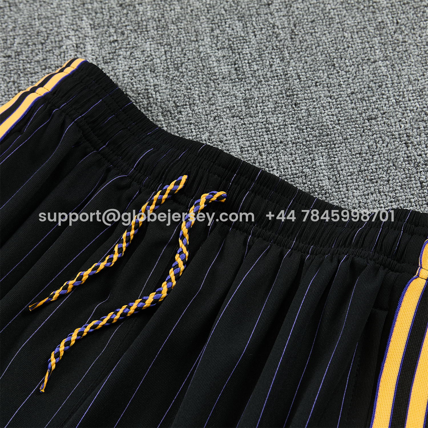 GlobeJersey-Manchester United 25-26 Retro Style Short-Sleeve Training Set - Black With Yellow Accents Top & Pants