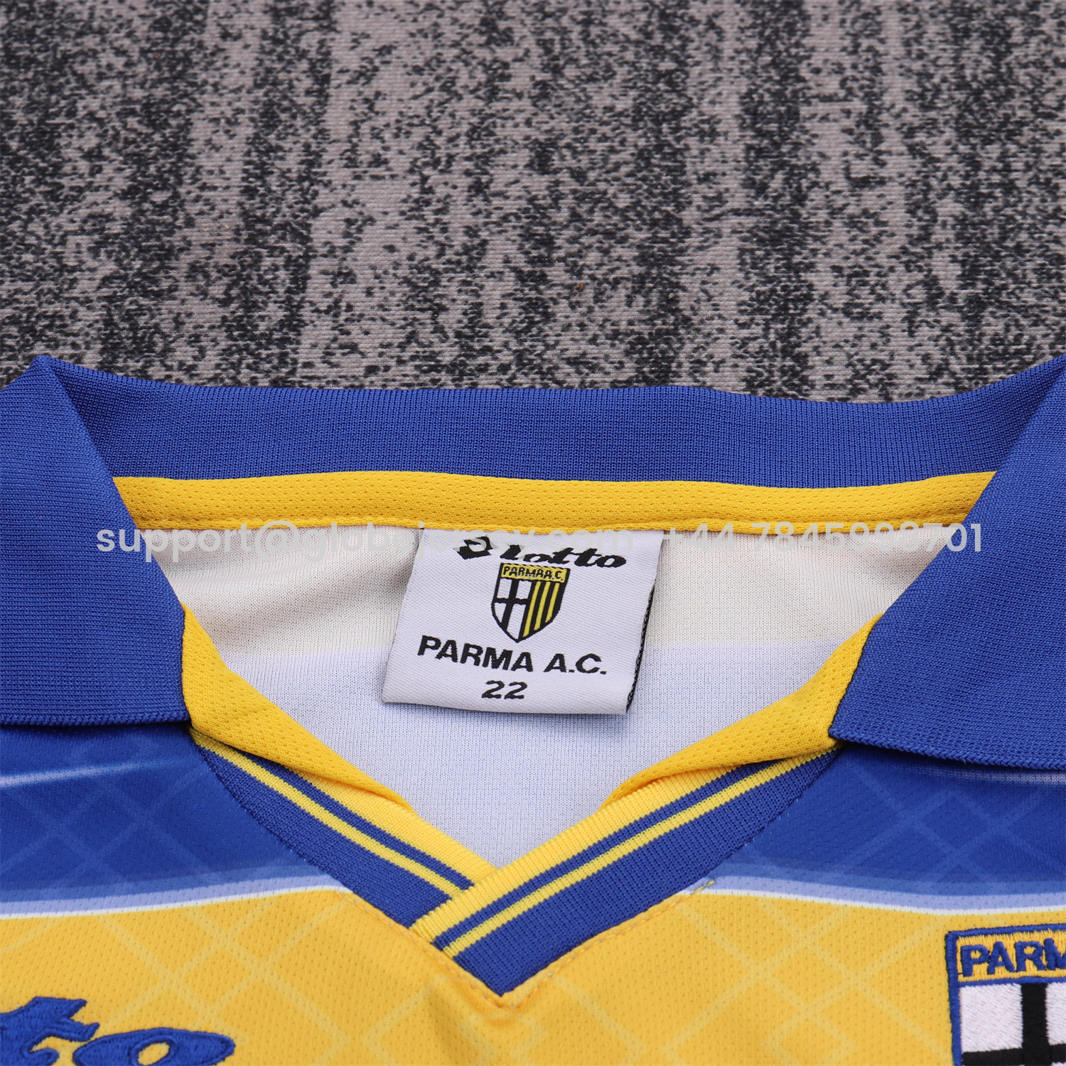 GlobeJersey-Retro Parma 1998-99 Home Kids Kit