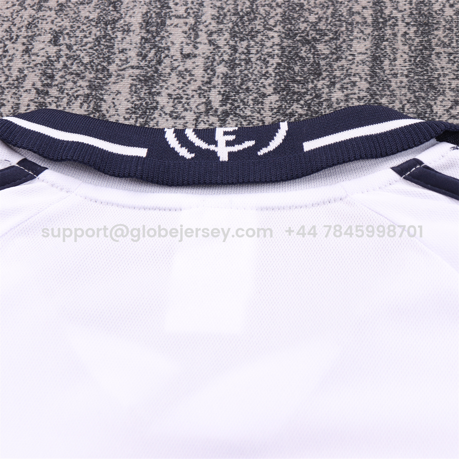 GlobeJersey-Retro Real Madrid 2000-01 Home Kids Kit