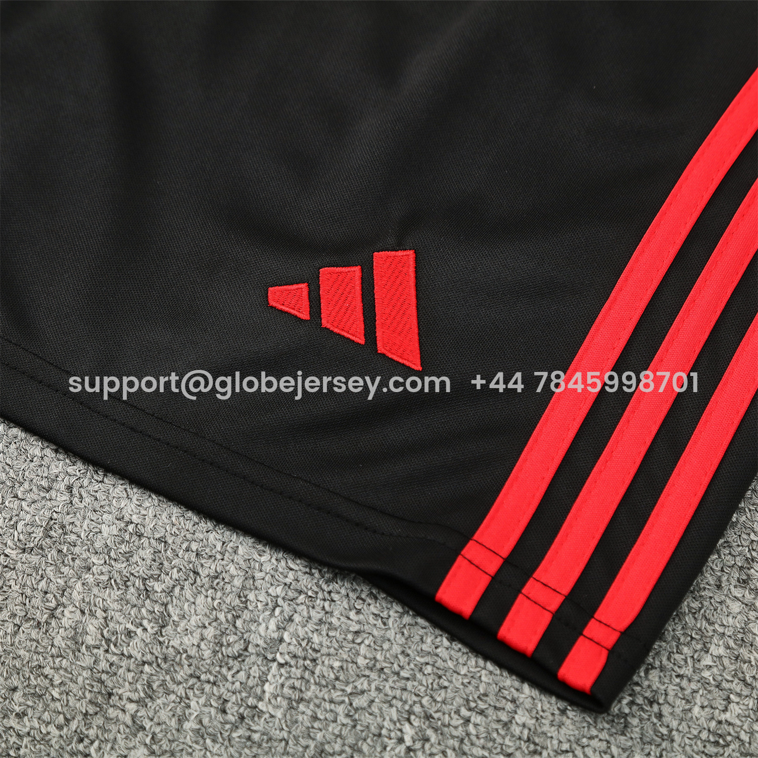 GlobeJersey-Manchester United 25-26 Short-Sleeve Training Set - Red Edge White Top & Black Shorts