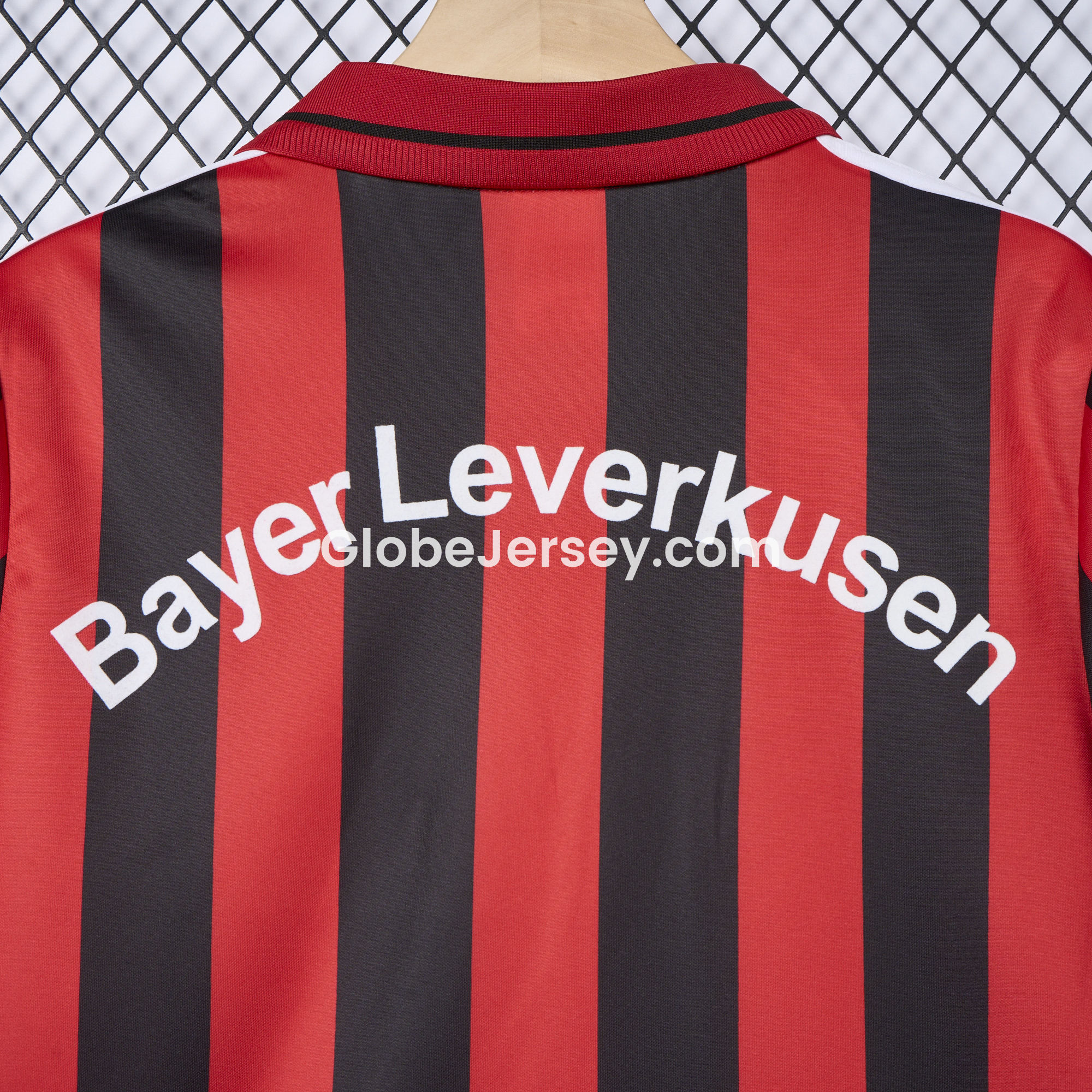 GlobeJersey-Retro Bayer 04 Leverkusen 2001-02 Home Jersey