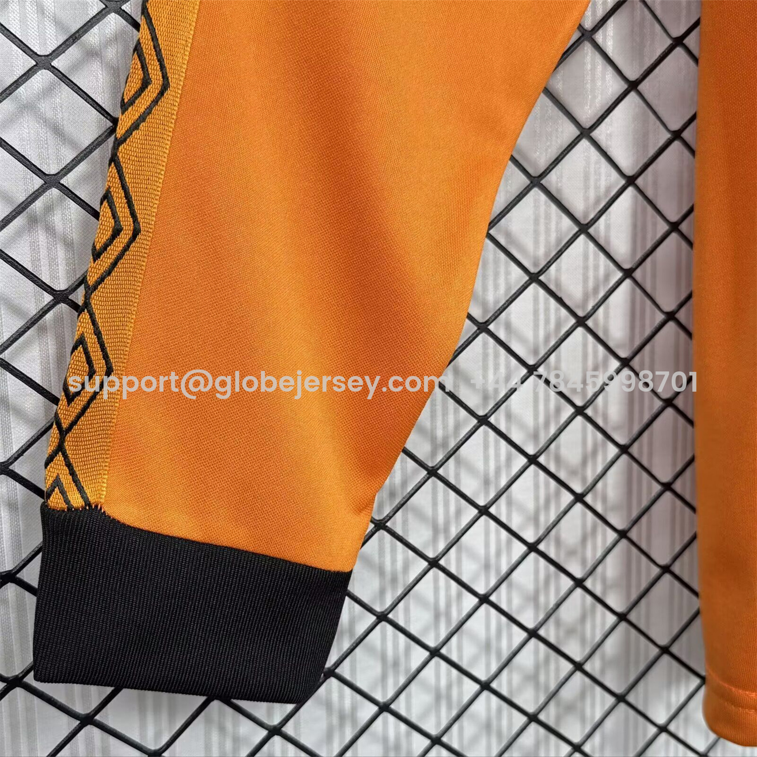 GlobeJersey-Retro Wolverhampton Wanderers Wolves 1979-82 Home Long Sleeves Jersey - Fans Version
