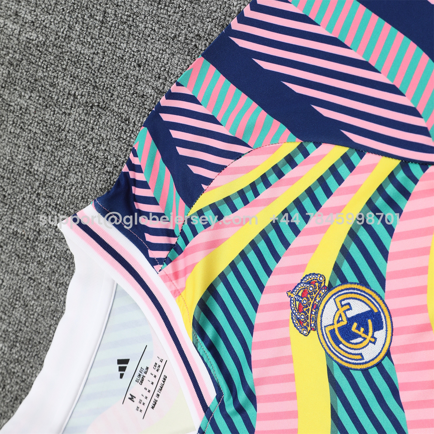 GlobeJersey-Real Madrid 25-26 Short-Sleeve Training Set - Colorful Curve Pattern Top & Black Shorts