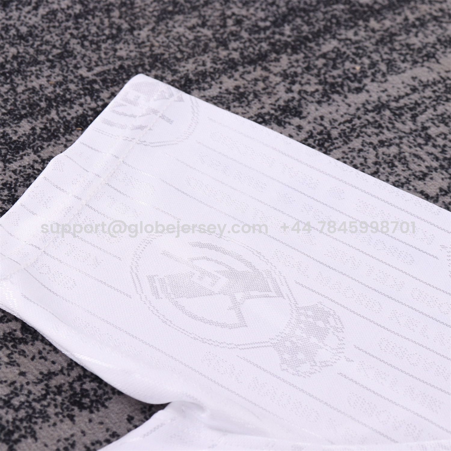 GlobeJersey-Retro Real Madrid 96-97 Home Kids Kit