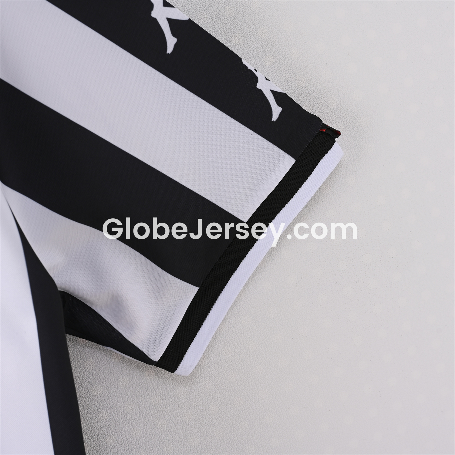 GlobeJersey-Retro Juventus 1999-00 Home Jersey