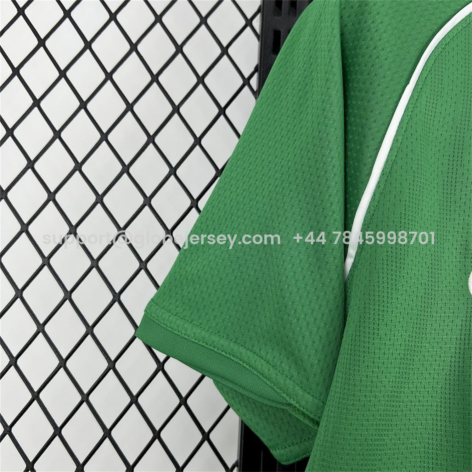 GlobeJersey-Retro Manchester United 2007-08 Green Goalkeeper Jersey
