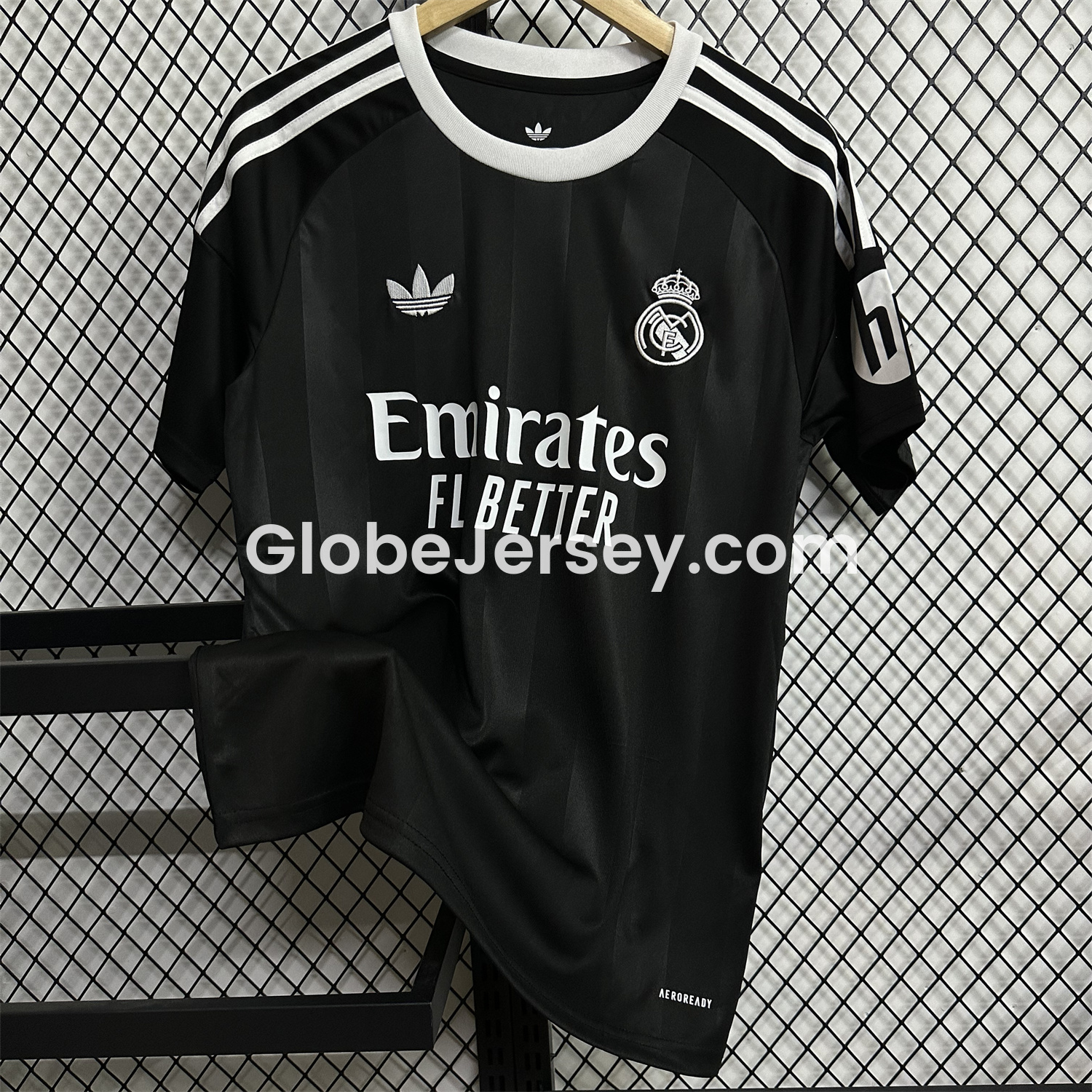 GlobeJersey-Real Madrid 25-26 Black Terrace Goalkeeper Jersey - Fans Version