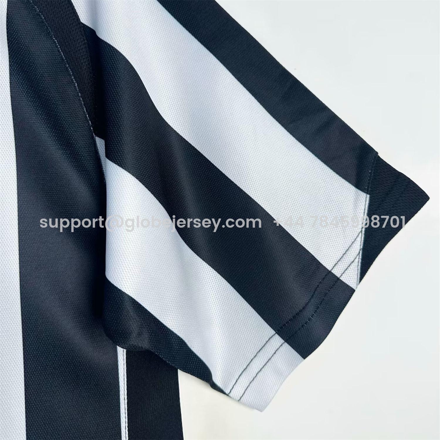 GlobeJersey-Retro Juventus 2005-06 Home Jersey