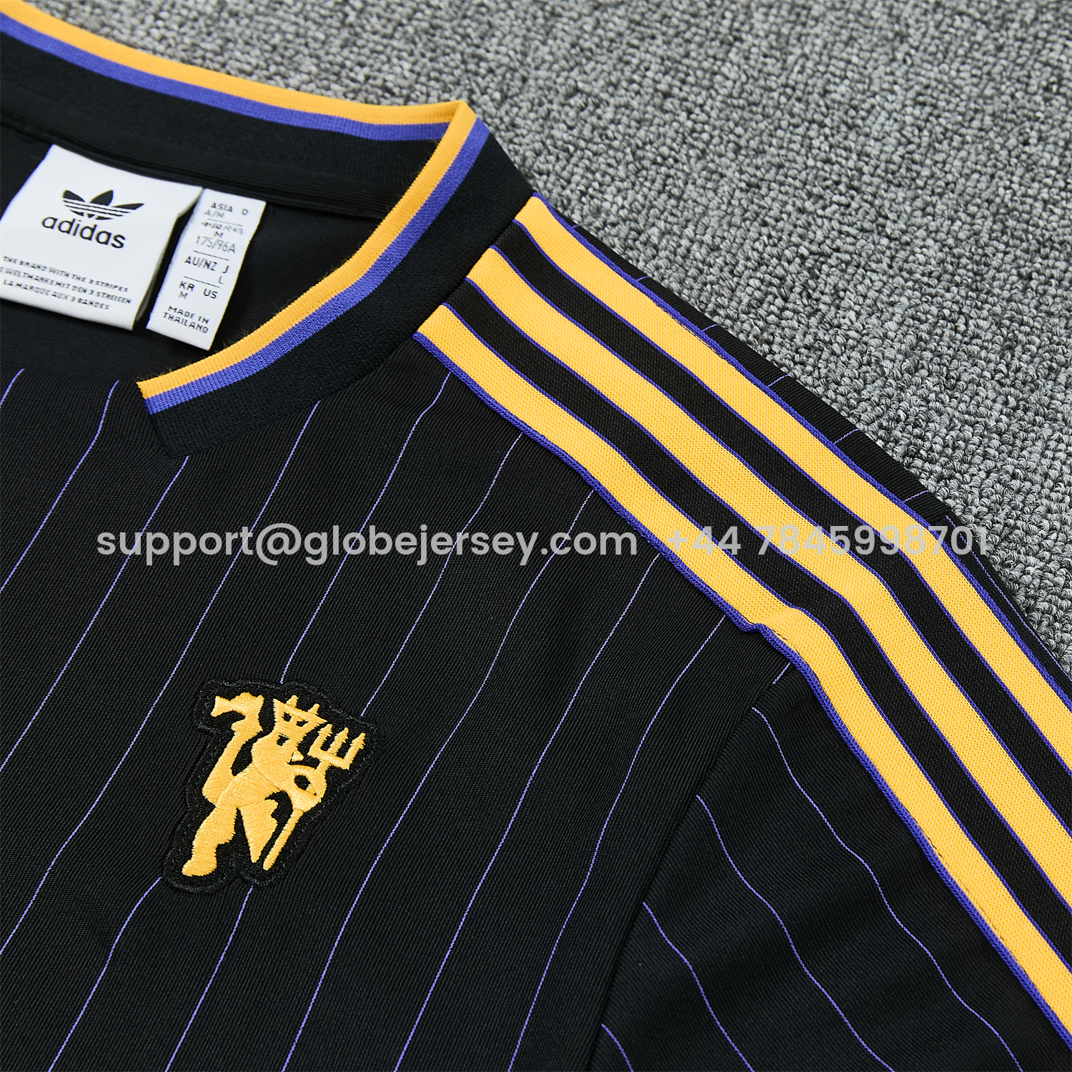 GlobeJersey-Manchester United 25-26 Retro Style Short-Sleeve Training Set - Black With Yellow Accents Top & Pants