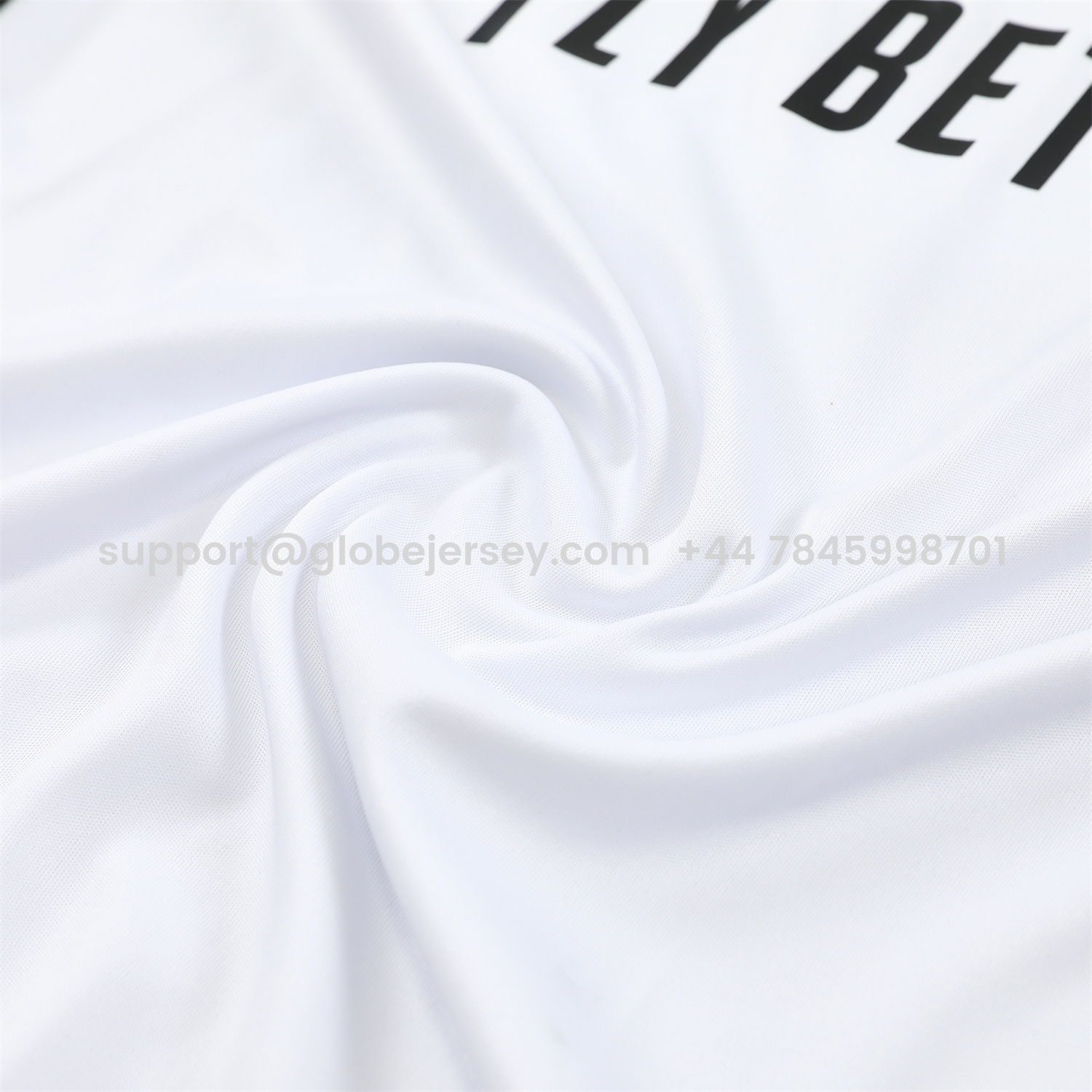 GlobeJersey-Real Madrid 25-26 Short-Sleeve Training Set - Grey And White Top & Black Shorts