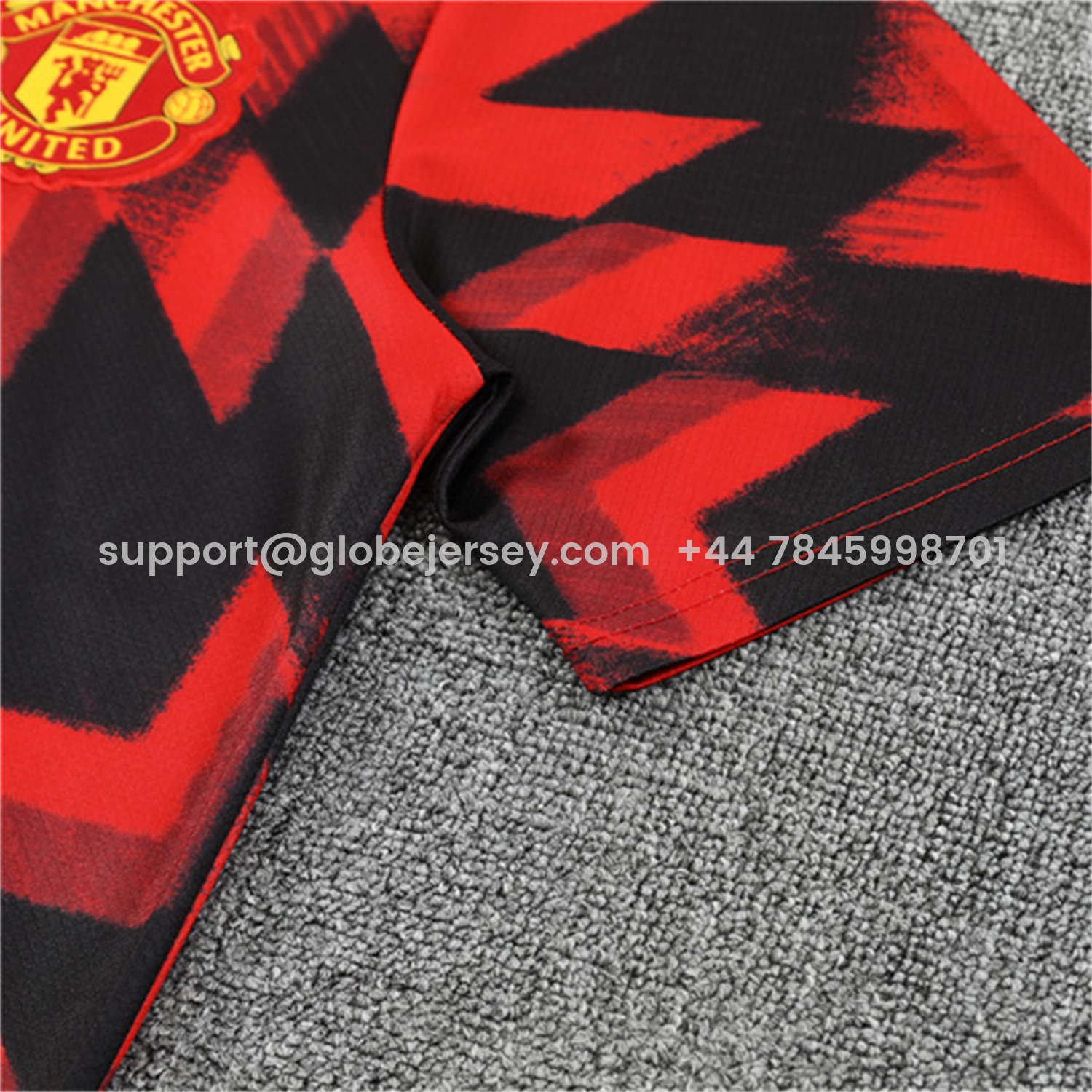 GlobeJersey-Manchester United 25-26 Kids Short-Sleeve Training Set - Red Camouflage Top & Black Shorts